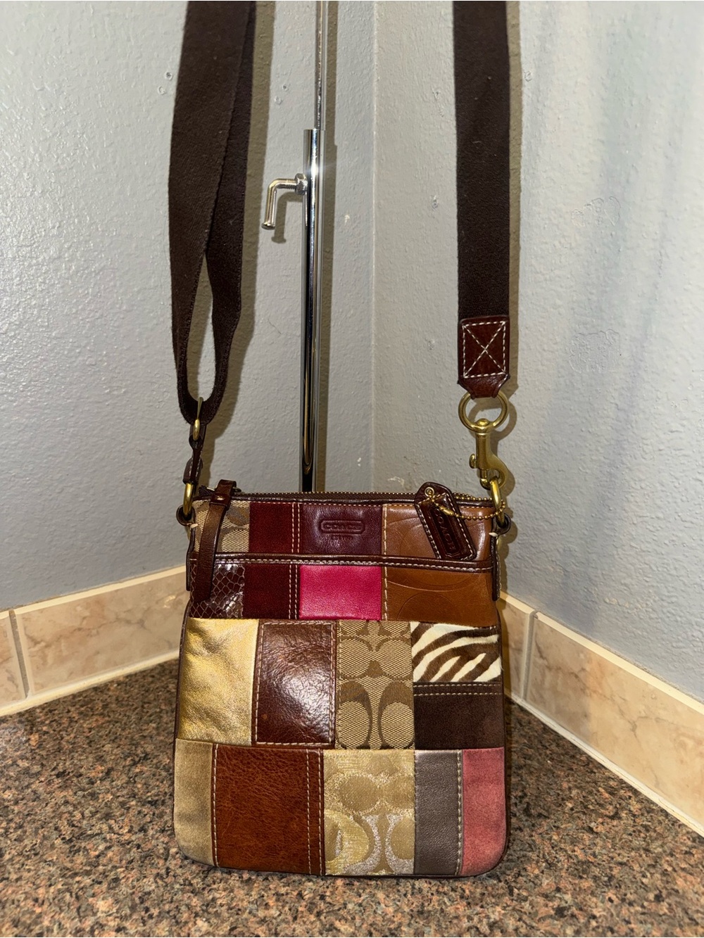Coach Patchwork vintage Y2K (2006) Crossbody Swingpack EUC